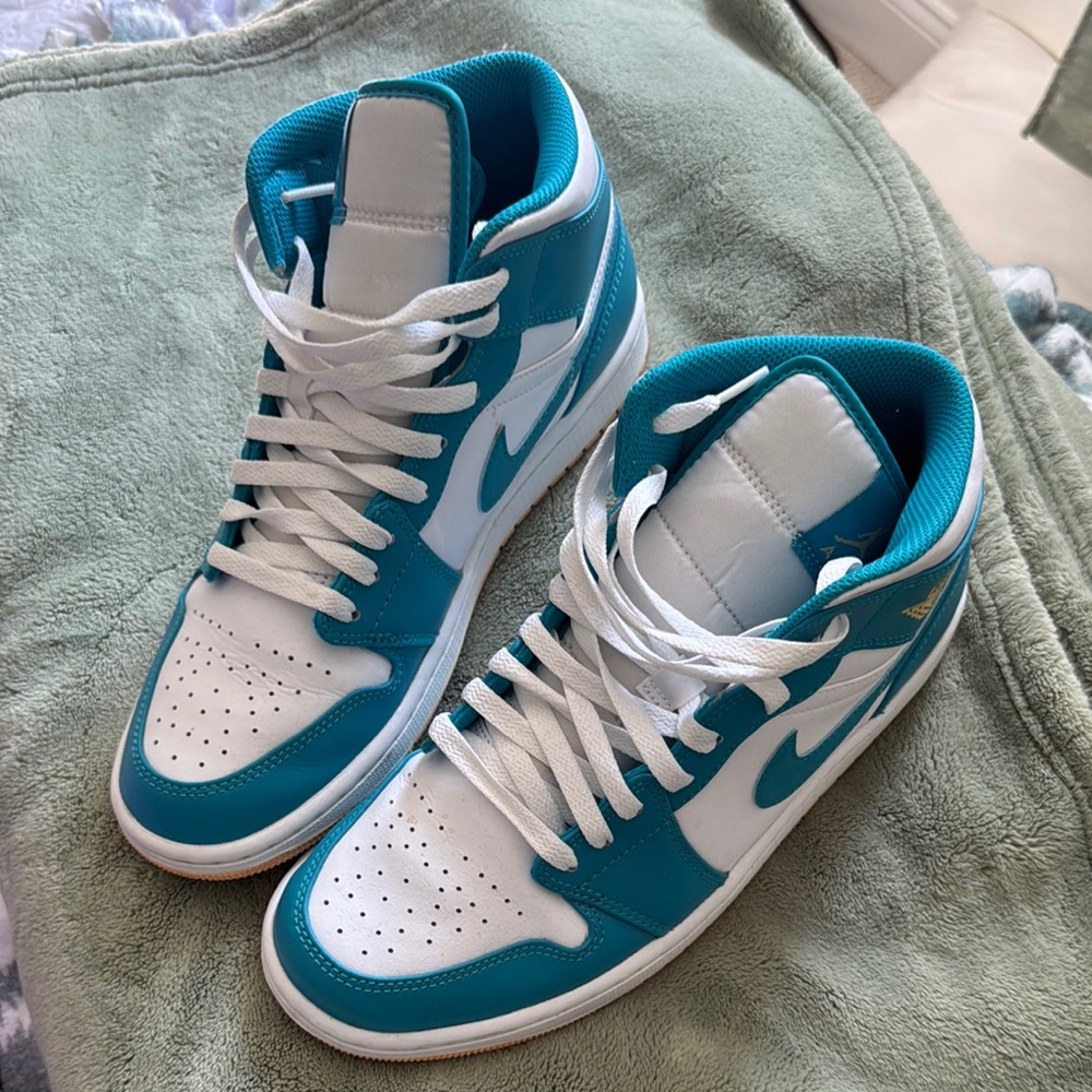 Jordan 1 Sneakers in Aquatone
